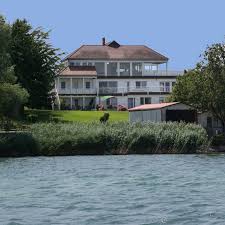 In unserem haus am see würden wir uns freuen, sie in unserer ferienwohnung im 1.og begrüßen zu dürfen. Startseite Haus Seegarten