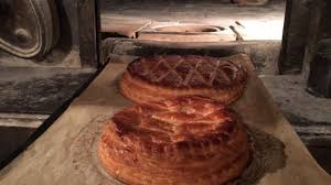 La Galette Poilane Fraichement Sortie Du Four Laurent Mariotte Radio France Galette Alimentation Laurent Mariotte