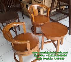 Kursi tamu jati terbuat dari material utama kayu jati yang tidak perlu diragukan lagi kualitasnya kursi jati juga tahan rayap dan cuaca sehingga tidak masalah jika digunakan baik untuk kursi indoor ataupun outdoor. Artikel Kursi Kayu Minimalis Untuk Teras Rumah Hbs Blog Hakana Borneo Sejahtera