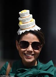 Royal wedding crowds pour into Windsor ahead of Meghan Markle and Prince  Harry's big day