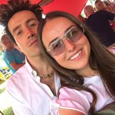 Nick grimshaw has revealed that he chose to quit the x factor because he was working all the time. Nick Grimshaw Shares Snap With Rarely Seen Niece As He Announces Celebrity Gogglebox Return Aktuelle Boulevard Nachrichten Und Fotogalerien Zu Stars Sternchen