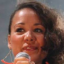 Camille Jones's Instagram, Twitter & Facebook