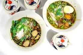 For someone who has never been to thailand, visiting the thai enclave at golden mile complex singapore was quite an experience. Noodle Cafe 1 90 Thai Boat Noodles At Golden Mile Danielfooddiary Com