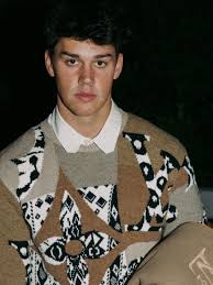 Выбор комплектаций toyota noah на mbib.ru. Noah Beck Reviews The Louis Vuitton Men S Show Vogue