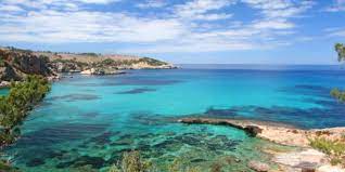 Ein boot auf ibiza zu mieten ist eine hervorragende idee, um die mehr als 200 km lange küste zu erkunden. Die 9 Schonsten Strande Auf Ibiza