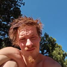 Hi. Has anyone had an issue with the part where the head strap feeds into  at the front of the headset breaking? It's out of warranty and Meta are  saying they can't