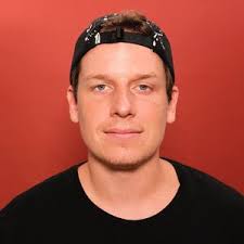 Evan Hilton's Instagram, Twitter & Facebook