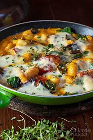 Cremige Gnocchi Pfanne Mit Mangold Herd S Kasper Rezept Mangold Zubereiten Gnocchi Pfanne Essensrezepte