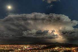 Increible Postal La Tarde Noche De Ayer Sobre La Ciudad De Chihuahua Fotografia Del Sr Andres Elias Madero Via Opquinto Fotografia Vias Ciudades