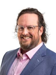 Chris Faulkner's Instagram, Twitter & Facebook