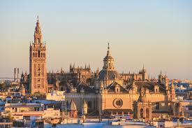 Cet endroit est le mieux à visiter pendant les hivers car il a beaucoup de bons restaurants confortables. Les Meilleures Villes D Europe A Visiter Pour Passer L Hiver Au Soleil Villanovo