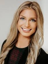 Alyssa Kenyon's Instagram, Twitter & Facebook