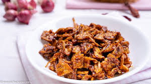 Masak air di panci besar hingga mendidih. Resepi Sambal Tempe Dan Ikan Bilis Rangup