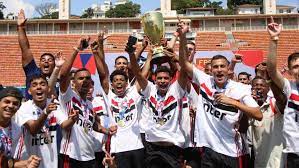 O campeonato paulista de futebol de 1945 teve como campeão a equipe do são paulo fc 1 os artilheiros foram das equipes do spr, passarinho e do corinthians, servilio de jesus, com 17 gols. Sao Paulo E Campeao Paulista Sub 17