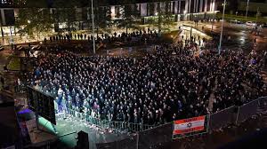 Gedurende zijn voetballoopbaan was hij in twee periodes en verschillende functies betrokken bij willem ii. Grote Groep Willem Ii Supporters Bijeen Zonder Coronaregels Na Te Leven Nos