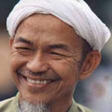 Keputusannya muktamad, kelantan terus terlepas kepada bn yang memenangi 23 kerusi. Nik Abdul Aziz Bio Family Trivia Famous Birthdays