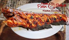 Harumnya daun kemangi dan pedasnya cabe rawit menjadi bahan yang tidak bisa lepas dalam masakan pepes ikan ala sunda. Pondok Patin Bakar Di Banjarmasin