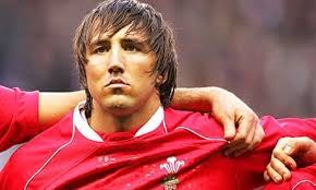 Gavin Henson's Instagram, Twitter & Facebook