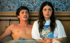 Molly Gordon's 'Oh Hi!': Is it Rom-Com or Horror?!