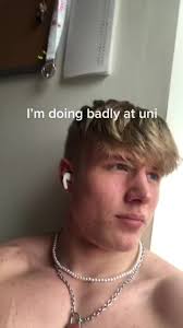 If anyone from my uni sees this I’m joking I swear #gym #gymtok #fyp  #foryou #fitness #fit #uni #university #funny #comedy #lifting  #bodybuilding #powerlifting