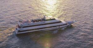 This is the best new york new year's eve boat party you don't want to miss! The 4 Absolute Best Dinner Cruises Nyc 2021 Best Tickets Best Seats Review