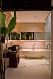 pin van tropical interiors op balinese bathroom ideas huis interieur badkamer spa interieur