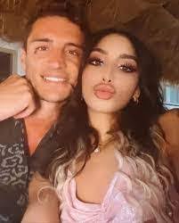 Carmen Capraro's Instagram, Twitter & Facebook