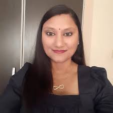 Watter skoene sal jy kies om saam met dié uitrusting te dra, rooi of wit?  Kies een (deel jou keuse in die "comments") en jy kan 'n Miladys-swembroek  ter waarde van nagenoeg