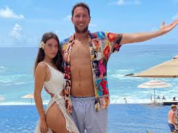 @hollymadison thank you for telling your truth & speaking out on your experience to educate other young woman who are vulnerable. Lana Rhoades Mike Majlak Break Up After Facing Cheating Accusation Trendykendy