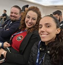 Amanda Fontes's Instagram, Twitter & Facebook