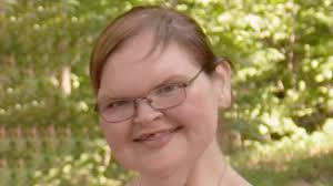 1000-Lb. Sisters' Tammy Slaton shows off 500-lb. weight loss in blue  swimsuit