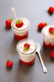 Mousse Aux Fraises Mascarpone Et Yaourt Grec Un Dejeuner De Soleil En 2020 Mousse Fraise Yaourt Grec Recette Mascarpone
