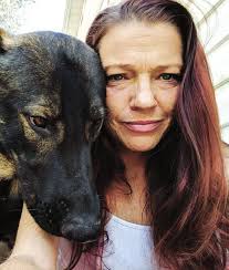 Texting probe teacher quits