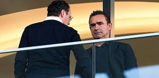 “Vergiftigd geschenk Wils, Overmars moet ingrijpen”