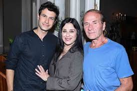 Η άννα μαρία βέλλη κινδυνεύει με αποχώρηση και ο σύντροφός της κάνει μια γεμάτη νόημα ανάρτηση. Ntinos Aygoystidhs Maria Tzompanakh Koinh E3odos Gia To Prwhn Zeygari Vipnews