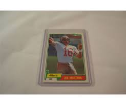 Joe had two sb titles under his belt by the time this set released and his hobby presence only continued its upward trajectory. Joe Montana Rookie Card Topps 1981