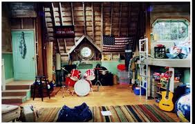The Bedroom From Drake Josh Love The Platform Bed Drake And Josh Bedroom Design Kids Bedroom