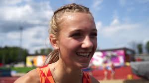 Iuel var sjanselaus mot nederlandske femke bol, som var i ein klasse for seg og forbetra den personlege rekorden sin med 11 hundredelar til 53,33. Femke Bol Ned After The Heats Of The 400m Hurdles Youtube
