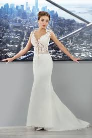 Kaufen sie hochzeitskleider jetzt zum kleinen preis online auf lightinthebox.com! Brautkleid V Ausschnitt Mit Spitze Kleiderfreuden