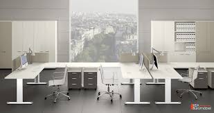 Ein Guter Ergonomischer Arbeitsplatz Ist Sehr Wichtig Um Koperliche Beschwerden Vozubeugen Es Gibt Einige Vorl Design Schreibtisch Buroschranke Schreibtisch