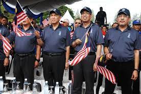 Tan sri muhyiddin yassin, 73 tahun, ialah ahli parlimen p143 pagoh sejak 1978 hingga 1986 dan pernah menjawat jawatan timbalan menteri wilayah persekutuan serta timbalan menteri perdagangan dan industri dalam tempoh tersebut. Kkmm Category Majlis Perasmian Ekspresi Negaraku Oleh Yab Dato Seri Dr Ahmad Zahid Hamidi Timbalan Perdana Menteri Malaysia Di Dataran Dewan Merdeka Dungun Kuala Terengganu Pada 14 10 2017 Image Majlis Perasmian
