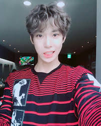 Jadi lu mau deketin orang cuma buat bikin sejeong cemburu, terus balikan? Doyoung Selca