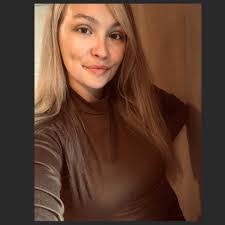 Victoria Bouchard's Instagram, Twitter & Facebook