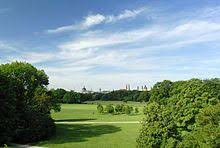 Von dort circa 20 minuten zu fuß. Munchen Englischer Garten Reisefuhrer Auf Wikivoyage
