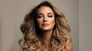The first generation to reach adulthood in the new millennium, millennials are the young technology gurus who thrive on new. Daniela Nicolas La Estudiante De Periodismo Que Representara A Chile En Miss Universo