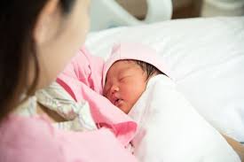 Gambar baby insyirah main atas playmat adik cik tom tak sent lagi. Panduan Lengkap Perawatan Bayi Baru Lahir Yang Untuk Orangtua Baru