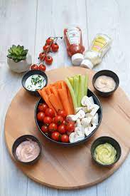 Au centre du plat de service, disposez un bol. 4 Idees De Sauces Pour Vos Crudites Envie D Apero