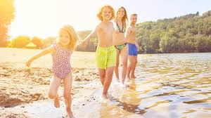 Bei schlechtem wetter gehen wir ins kino oder zu besuch, oder wir bleiben zu hause und laden freunde zu einer party ein. Freizeitaktivitaten 39 Ideen Fur Den Urlaub Und Zu Hause Brigitte De