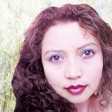 Elizabeth Alban's Instagram, Twitter & Facebook