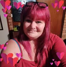 Toni Mckinnon's Instagram, Twitter & Facebook